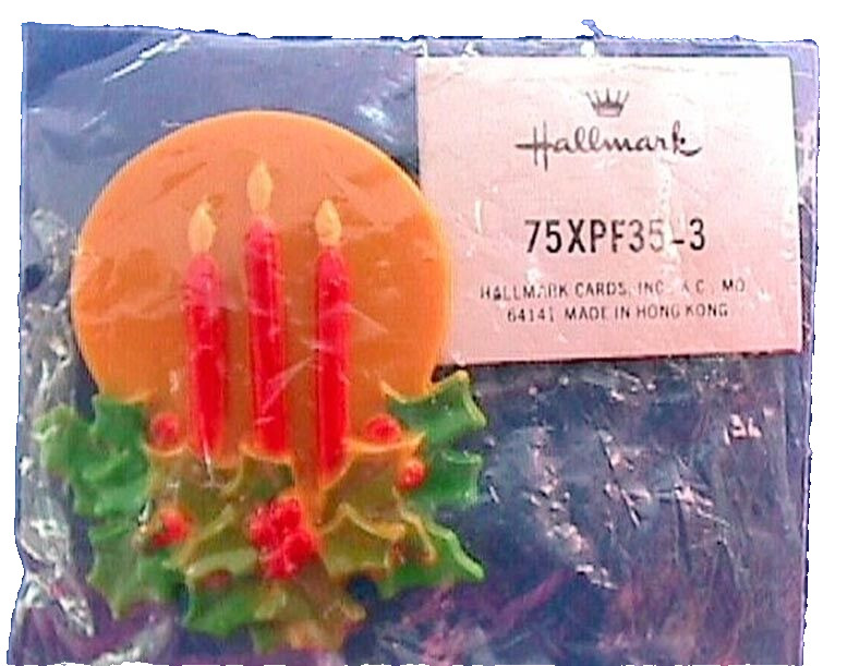 RARE Hallmark PIN Christmas Vintage CANDLES HOLLY BERRIES FLAME 1974 Brooch MIP