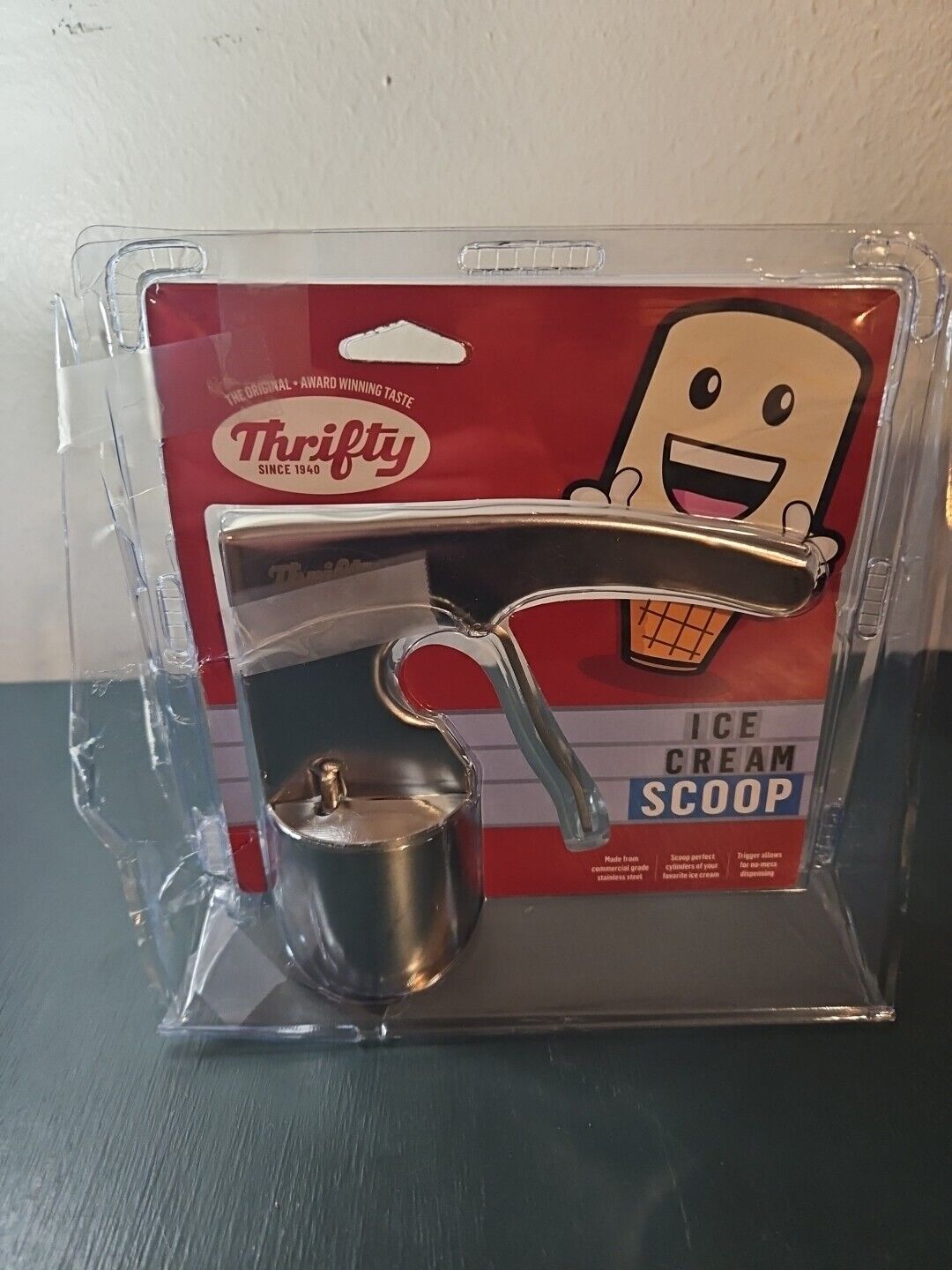 Thrifty Limited Edition Rite Aid Holiday Ice Cream Scooper Open Box/ Damaged Box