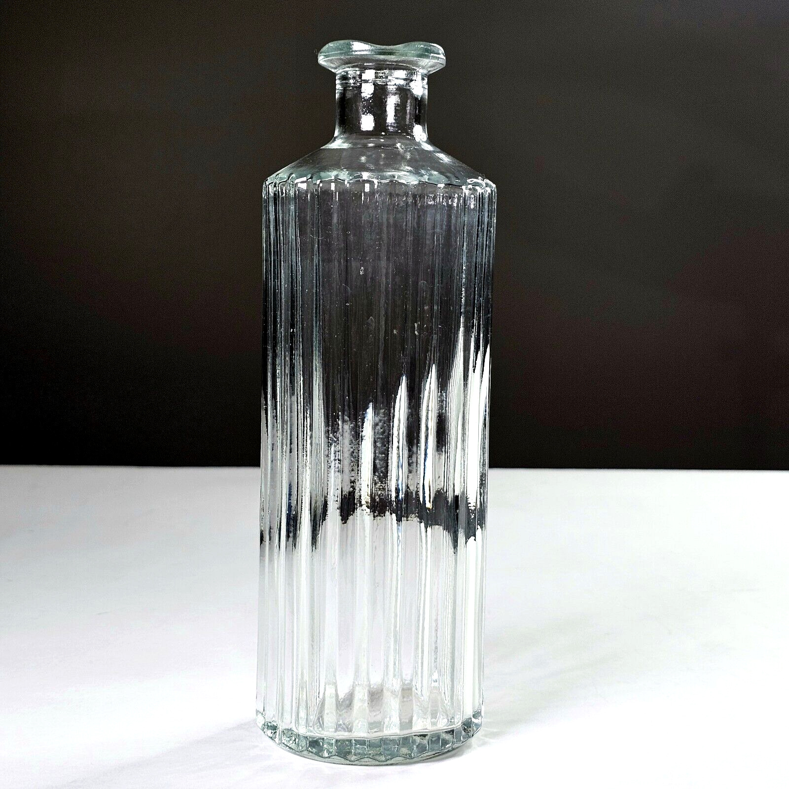 Vintage Decanter Barware Ribbed Design Elegant Formal 9.5in Clear Glass Décor