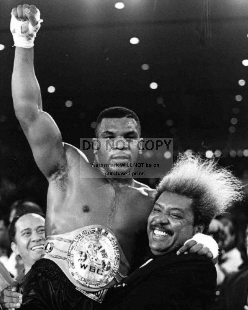 MIKE TYSON AND BOXING PROMOTER DON KING - 8X10 SPORTS PHOTO (RT269)