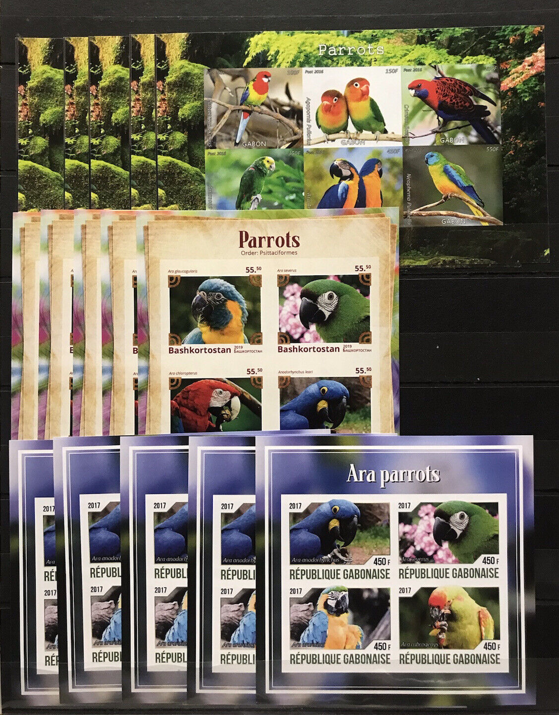 15x Birds / Parrots - Paper without Glue - Not stamps - D117
