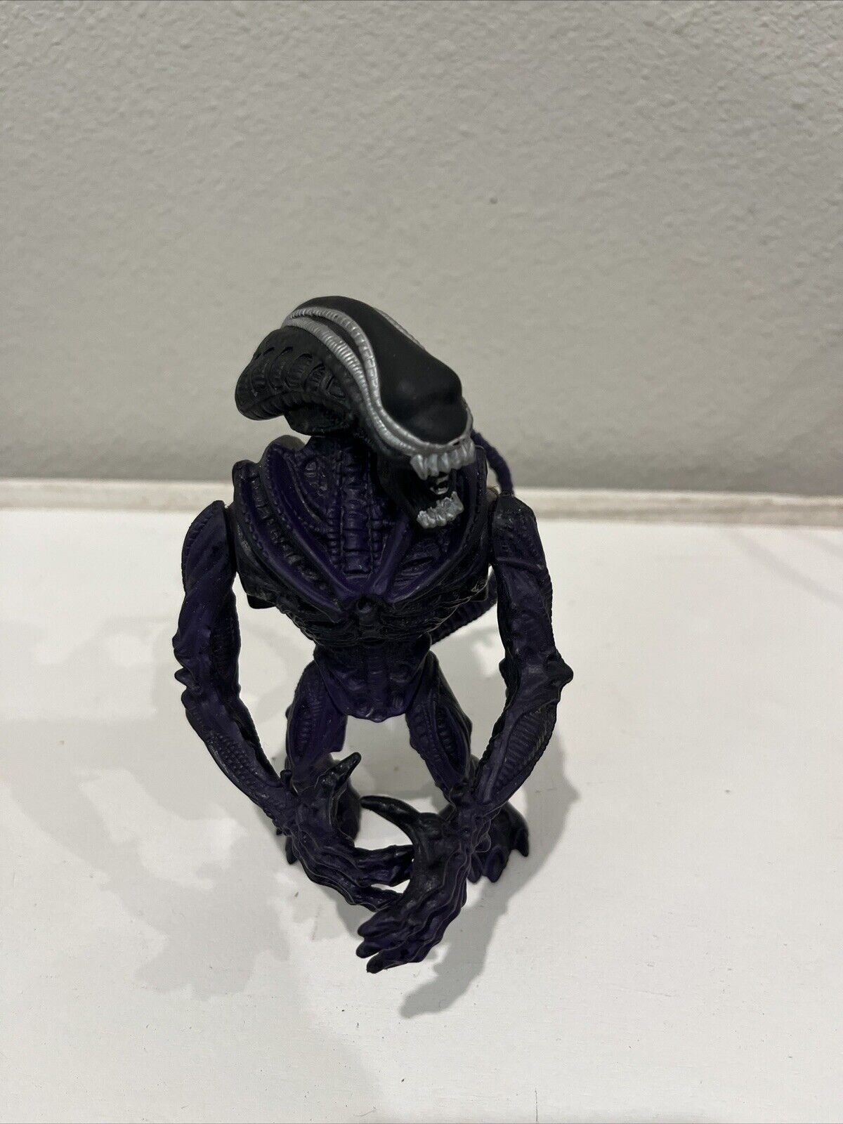 Aliens Purple Gorrilla Alien Action Figure 5” Hand Grabbing Action 1992 Kenner