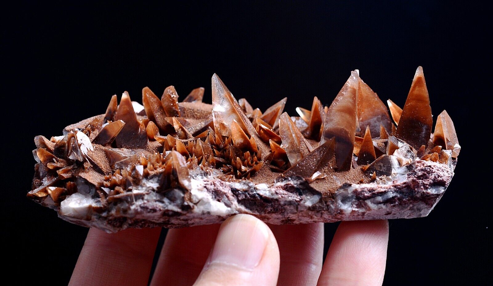 124g Newly Natural Swallow-Tail Twin Crystal Calcite Mineral Specimen/China