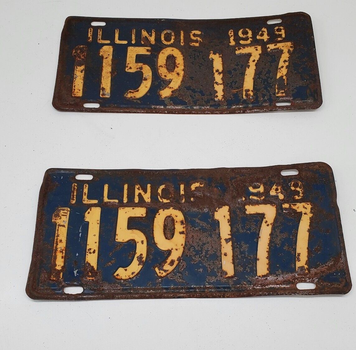 Vintage 1949 Metal Illinois IL License Plate Set Rusty Beat Up Man Cave Garage