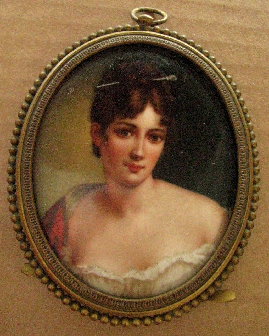PORTRAIT COLOR OVAL SIGNED IMAGE OF A YOUNG WOMAN