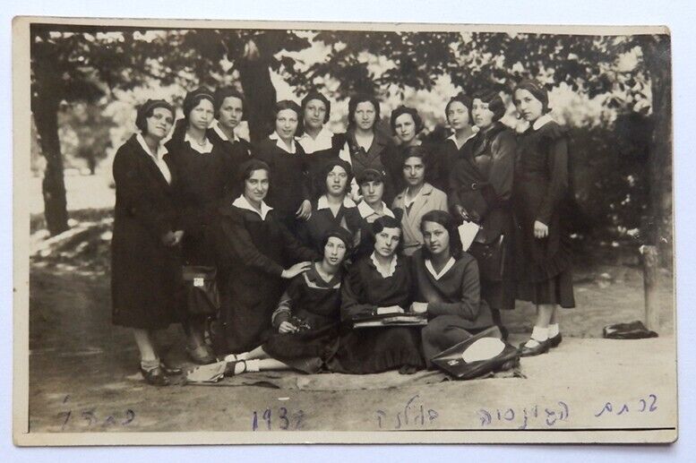 WILNO VILNIUS LITHUANIA GYMNASIUM GIRLS 1932 CLASS PHOTO PC JEWISH PRE HOLOCAUST