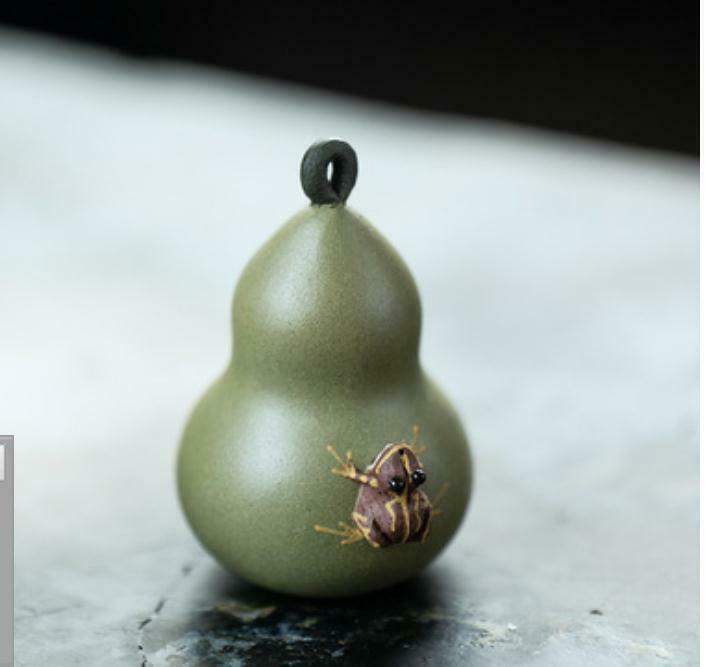 Yixing Zisha Pottery Green Clay Lovable Animal Frog Gourd Tea Pet Statue China