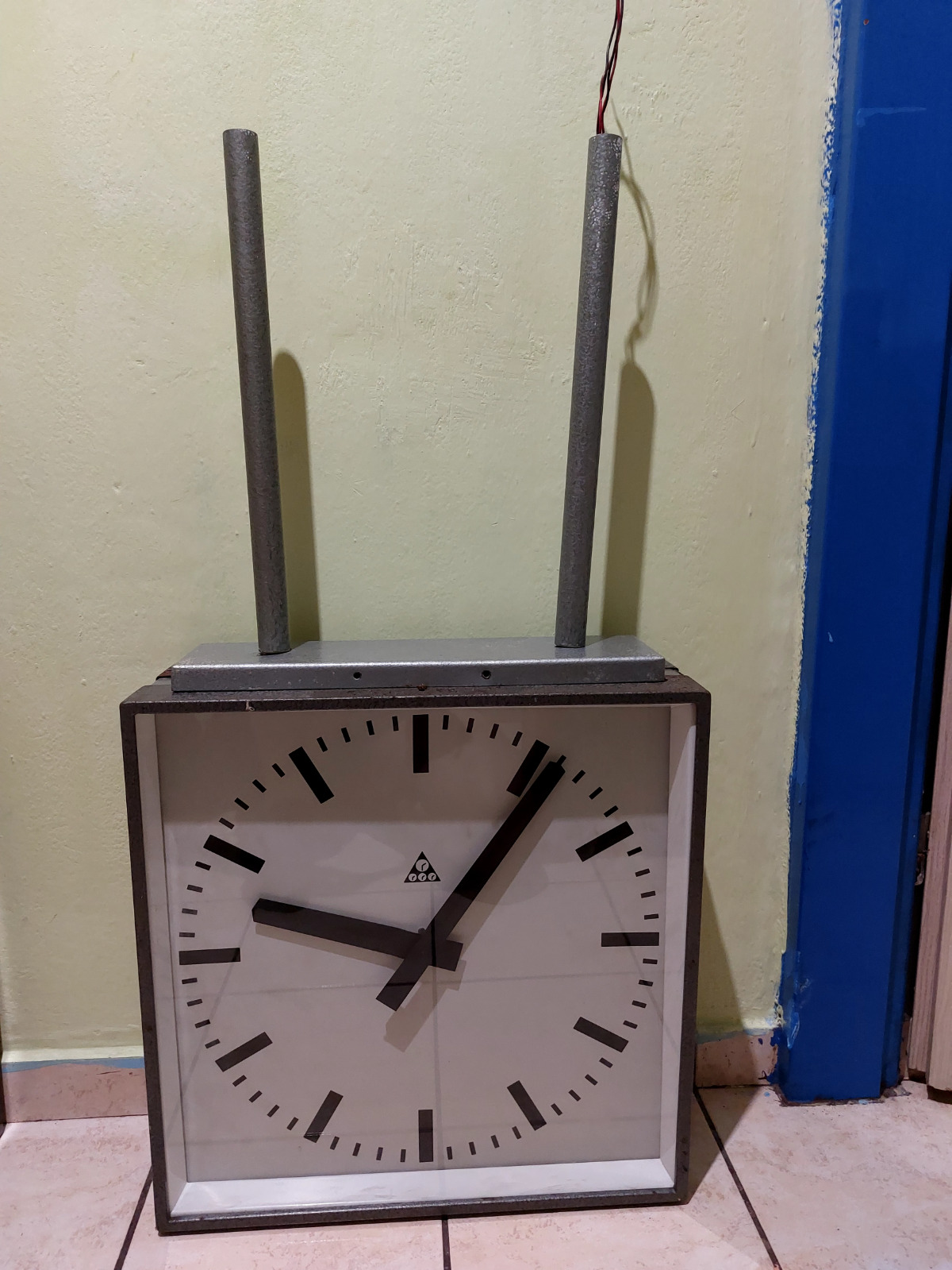 Pragotron clock double-sided hanging