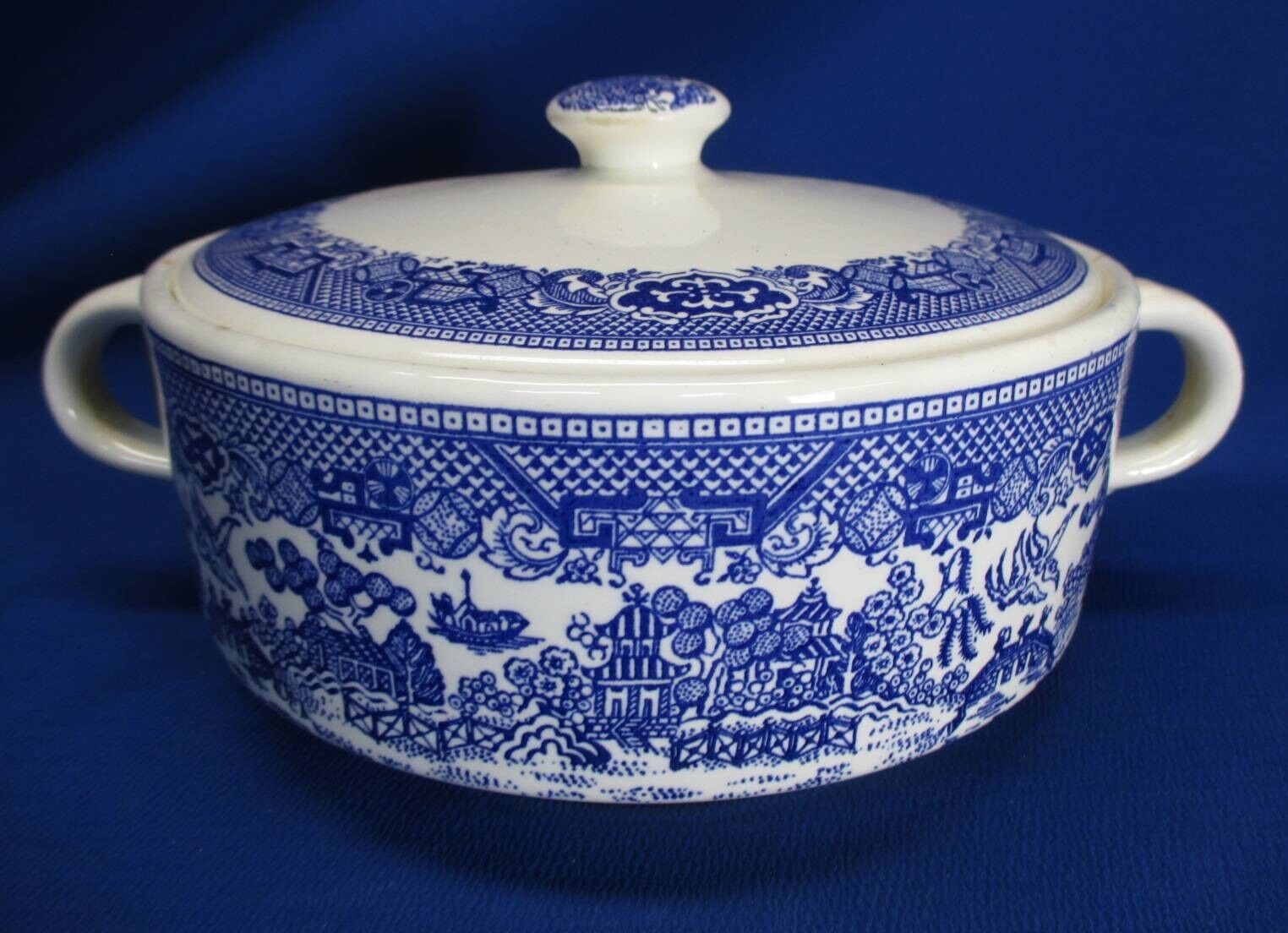 ROYAL CHINA WILLOW WARE HANDLED LIDDED SERVING TUREEN