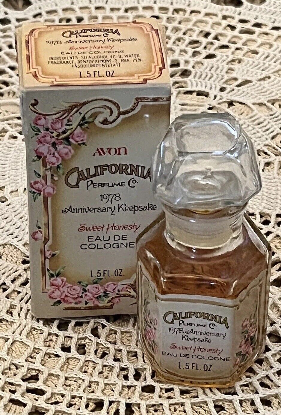 VTG Avon California Perfume 1978 Anniversary Keepsake Trailing Arbutus 1.5oz