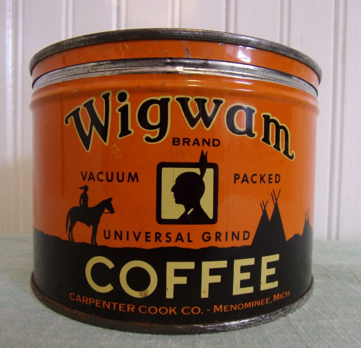 Antique Wigwam Coffee Tin Can 1 LB Indian Graphic Carpenter Cook Co Menominee MI