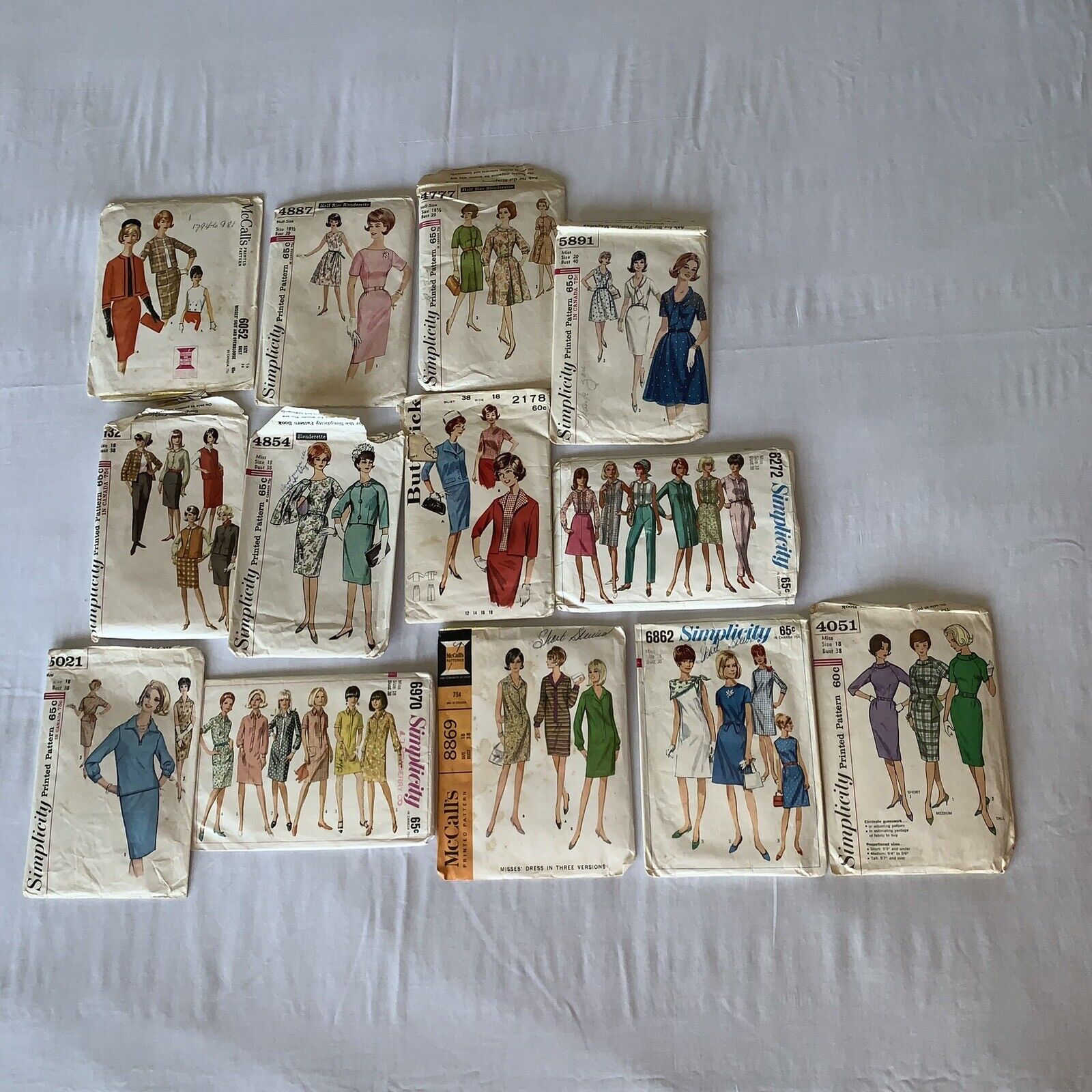Vintage Sewing Pattern Lot 1960s Mod Dresses Mostly Size 18 CUT UNCHECKED Read
