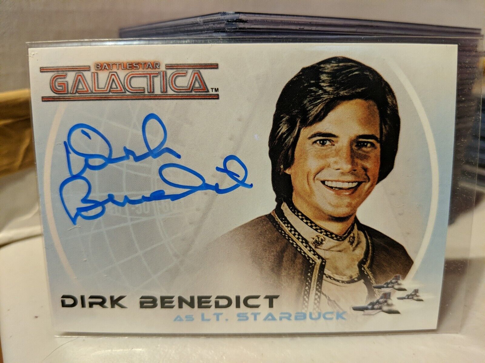 Complete Battlestar Galactica Dirk Benedict A2 Autograph Card - Lt Starbuck 2004