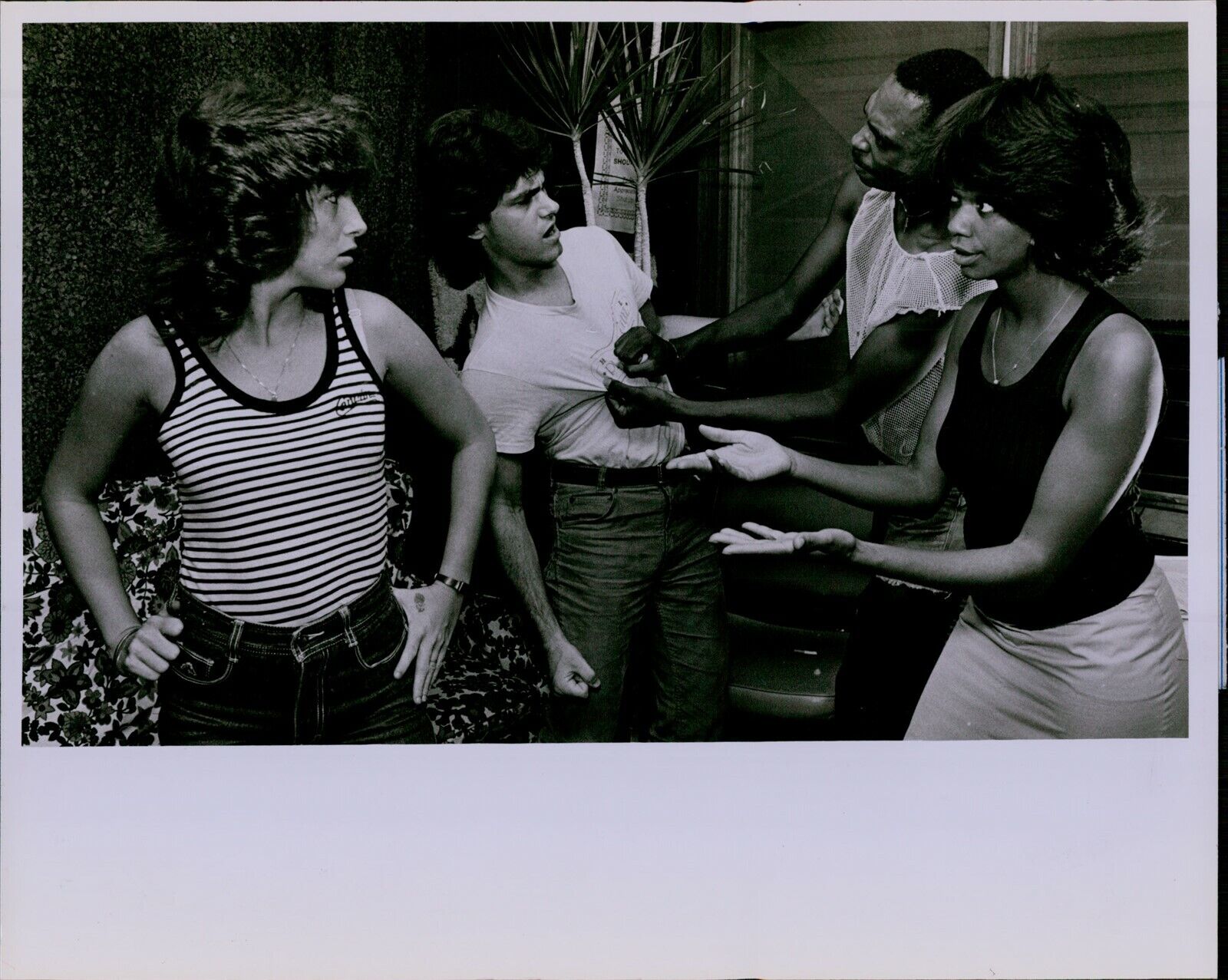 LG874 1983 Original Photo CONCEPT HOUSE Actors Rehearse Scene from Play Show