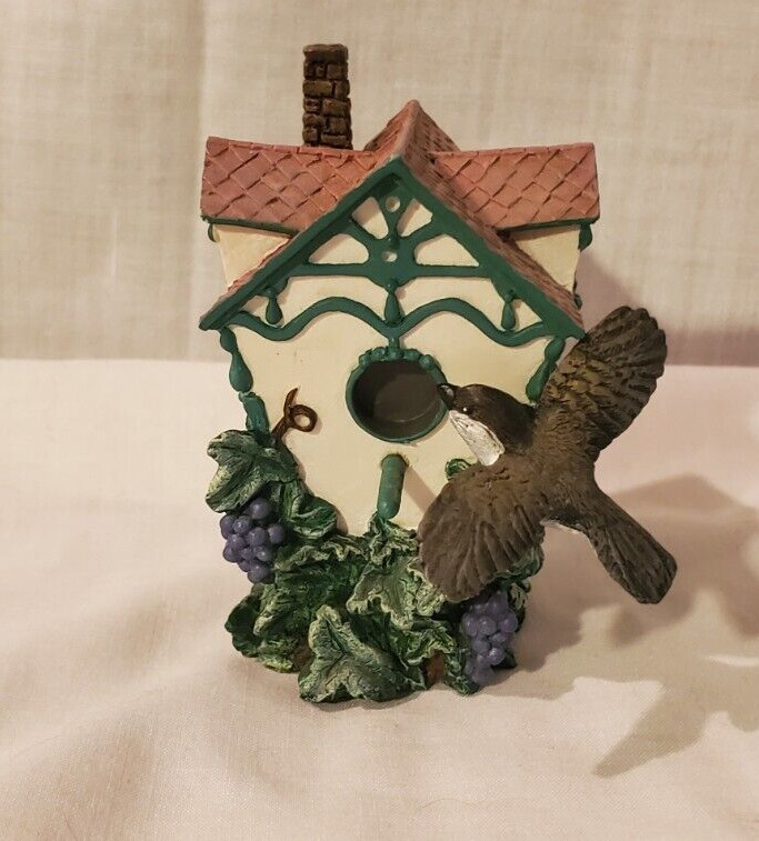 1997 Hamilton Collection Junco Birdhouses in Bloom Vineyard Villa Figurine