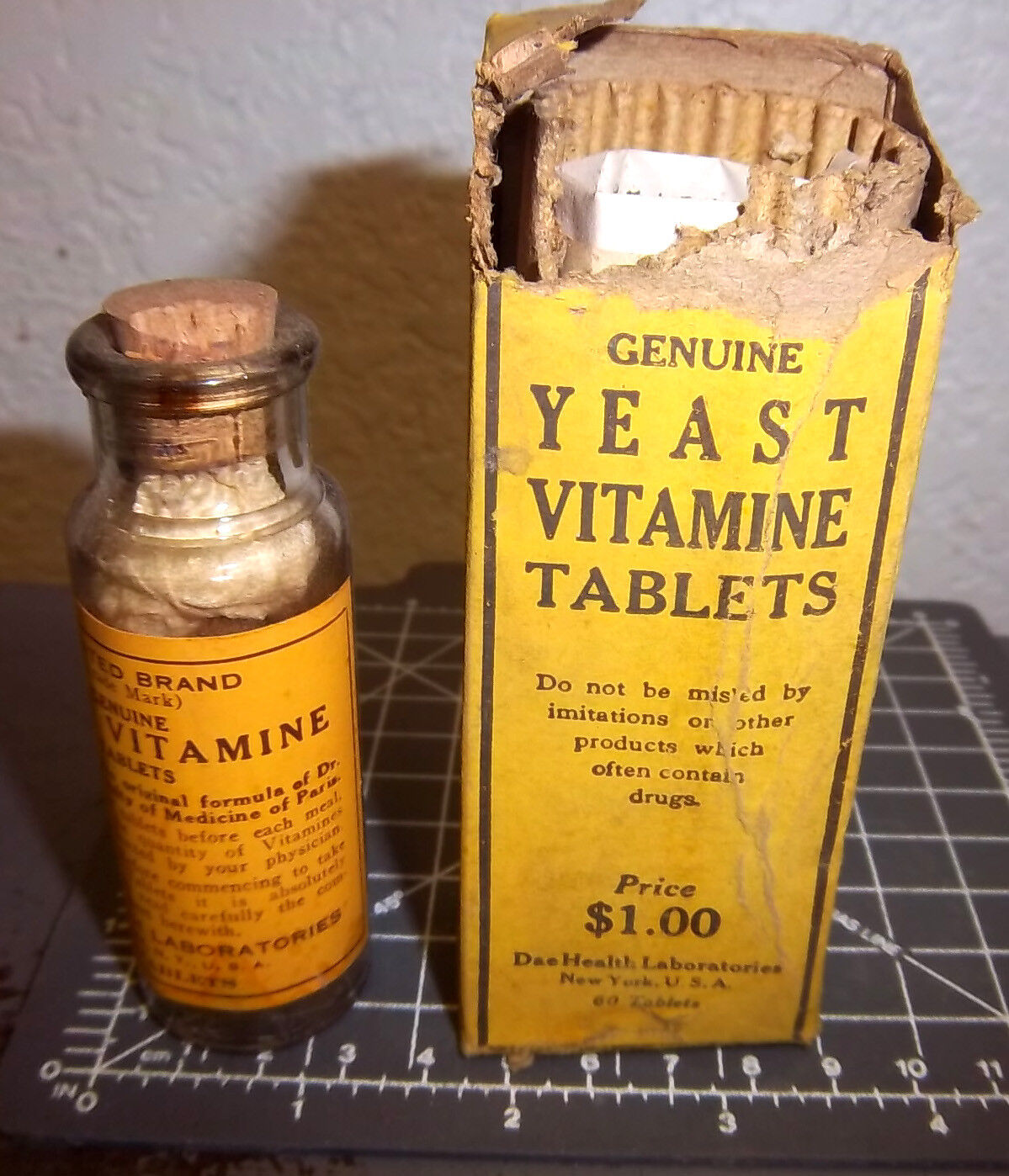 Vintage Nuxated Brand Yeast Vitamine Tablets bottle, great colors, unopened 