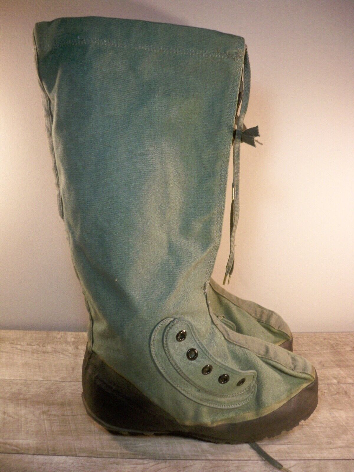 New Old Stock US Military N-1B Arctic Extreme Cold Weather Mukluk Boot Men 9-10 