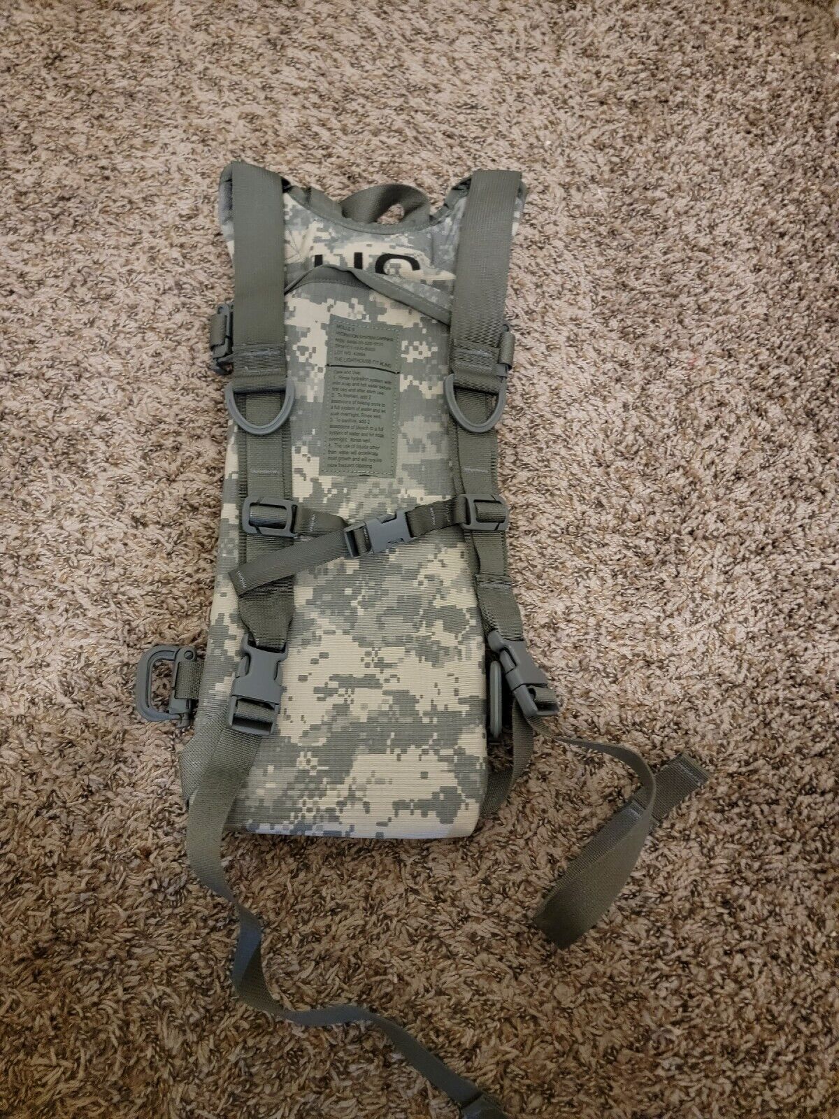 NEW - US Military Molle II Hydration System Carrier ACU