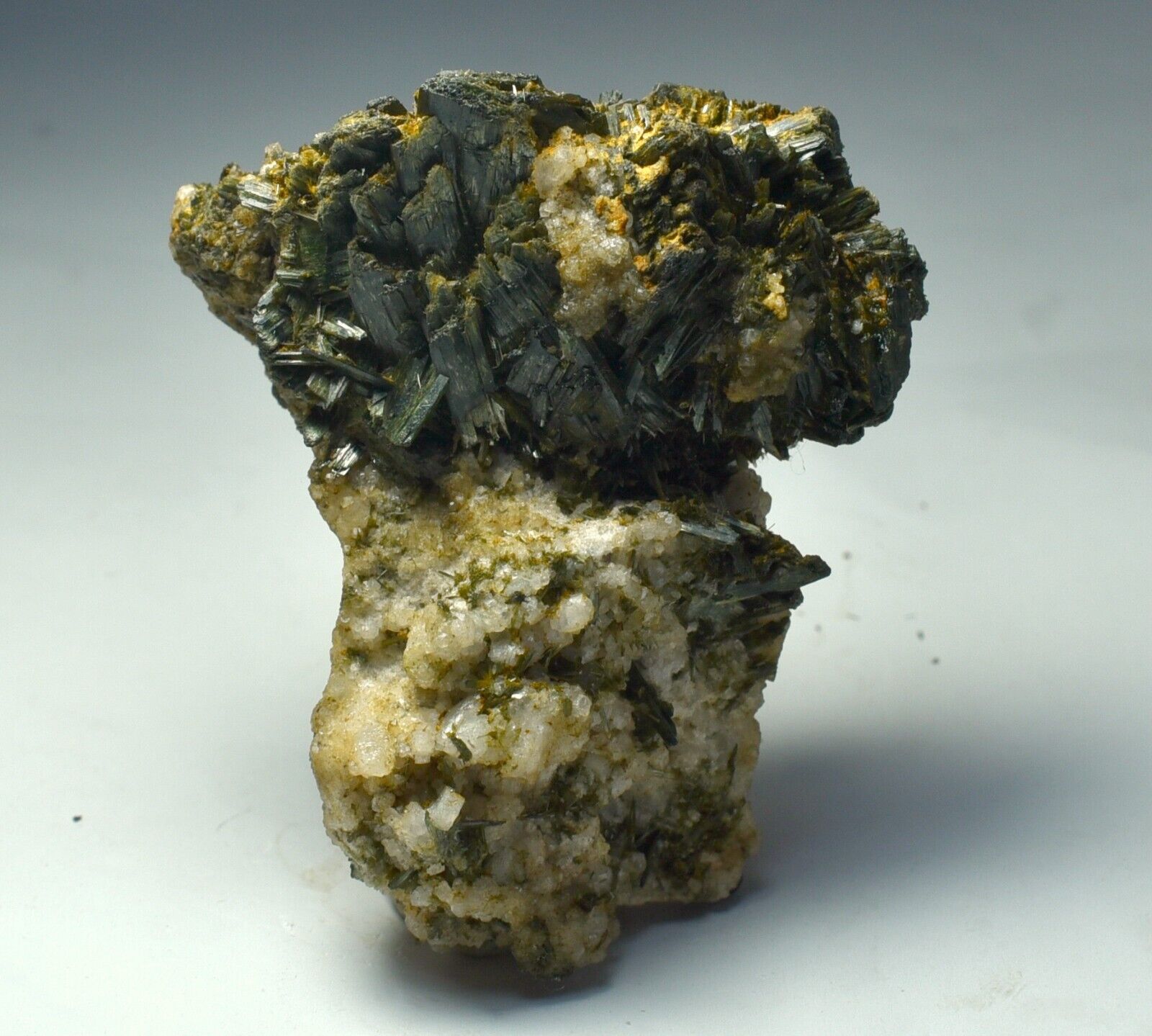 57 GM Ultra Rare Unusual Natural Green Aegirine Crystals Bunch Specimen Pakistan