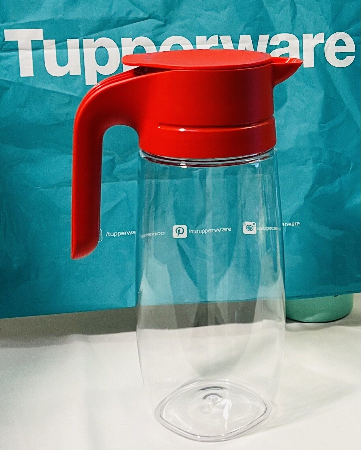 Tupperware Clearly Elegant Acrylic Pitcher 1.7L / 7.25 Cup Red & Sheer New Sale