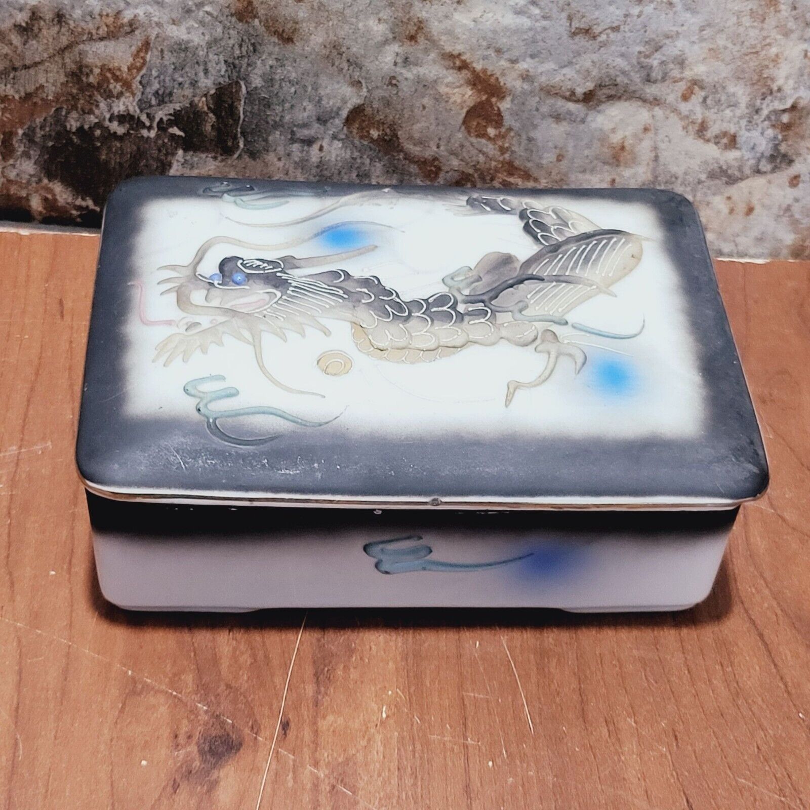 Vintage Hand Painted Moriage Dragon Ware Lidded Cigarette Trinket Box Japan