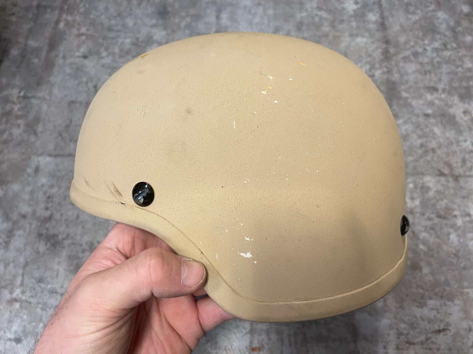 MEDIUM US Army Advanced Combat Helmet ACH - NO UCP / OCP / ACU Cover Used
