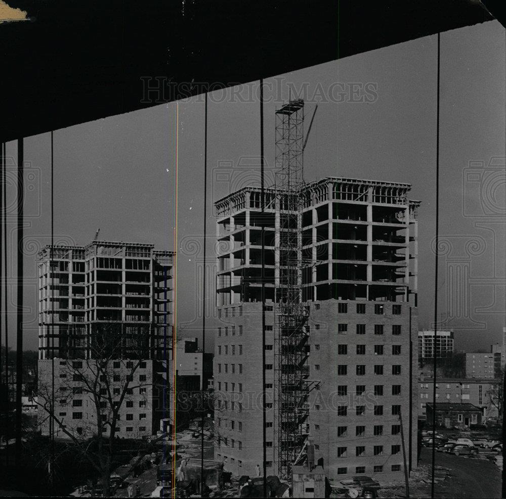 1954 Press Photo Apartment building construction bricks - dfpd29489