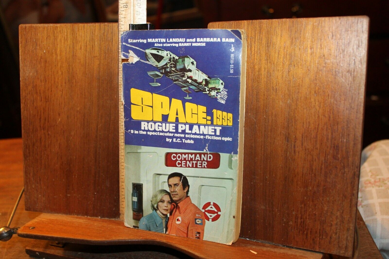 Vintage Space:1999 Paperback Novel 1976 Rogue Planet E.C. Tubb Cut