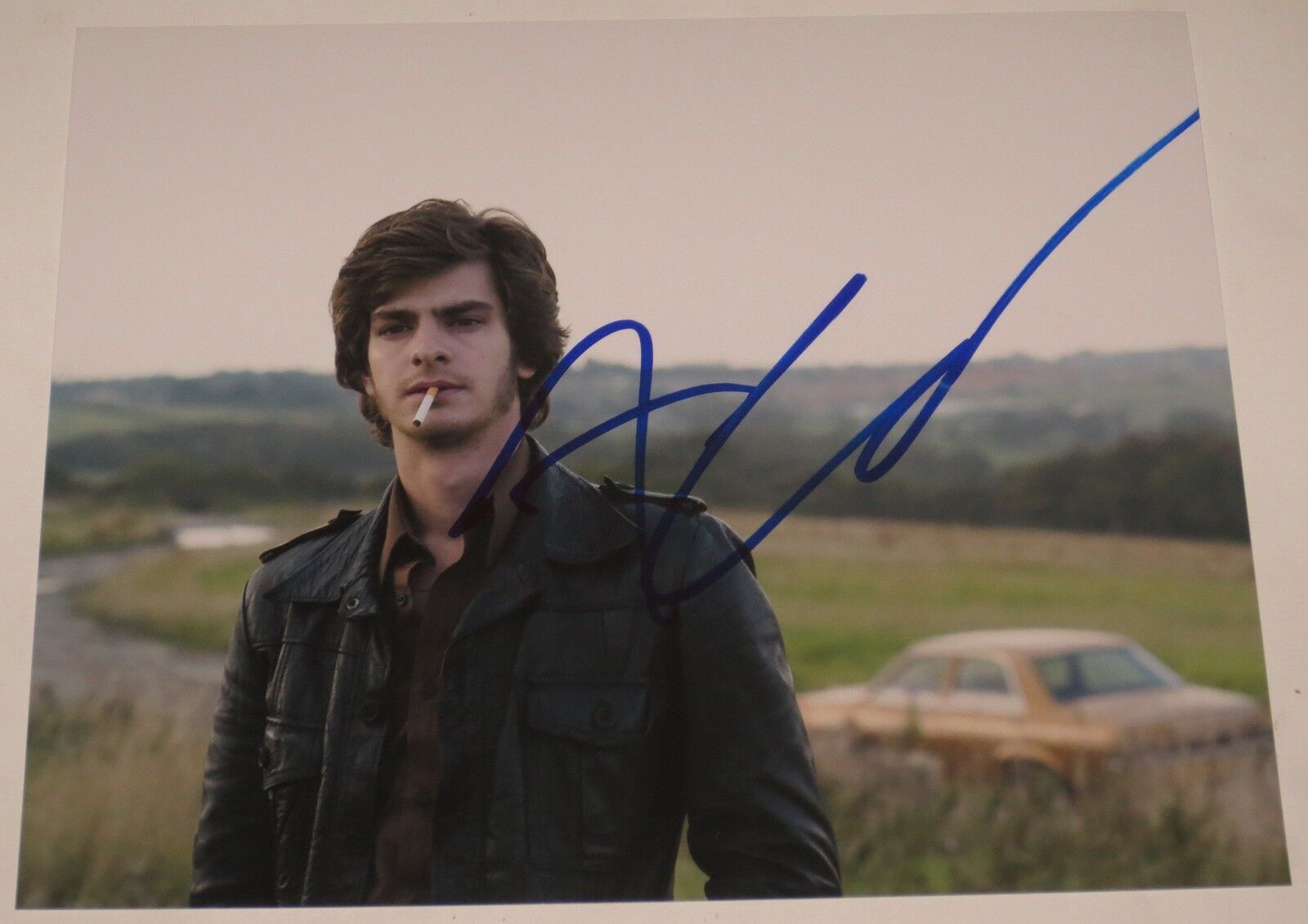 SPIDERMAN STAR ANDREW GARFIELD SIGNED 8X10 PHOTO AUTOGRAPH SOCIAL NETWORK COA A
