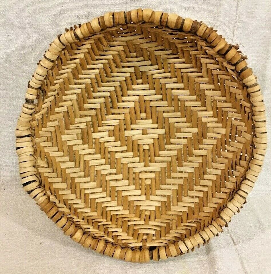 Vintage Hopi Pueblo Indian Small Plaited Yucca Ring Basket, circa 1970-90s