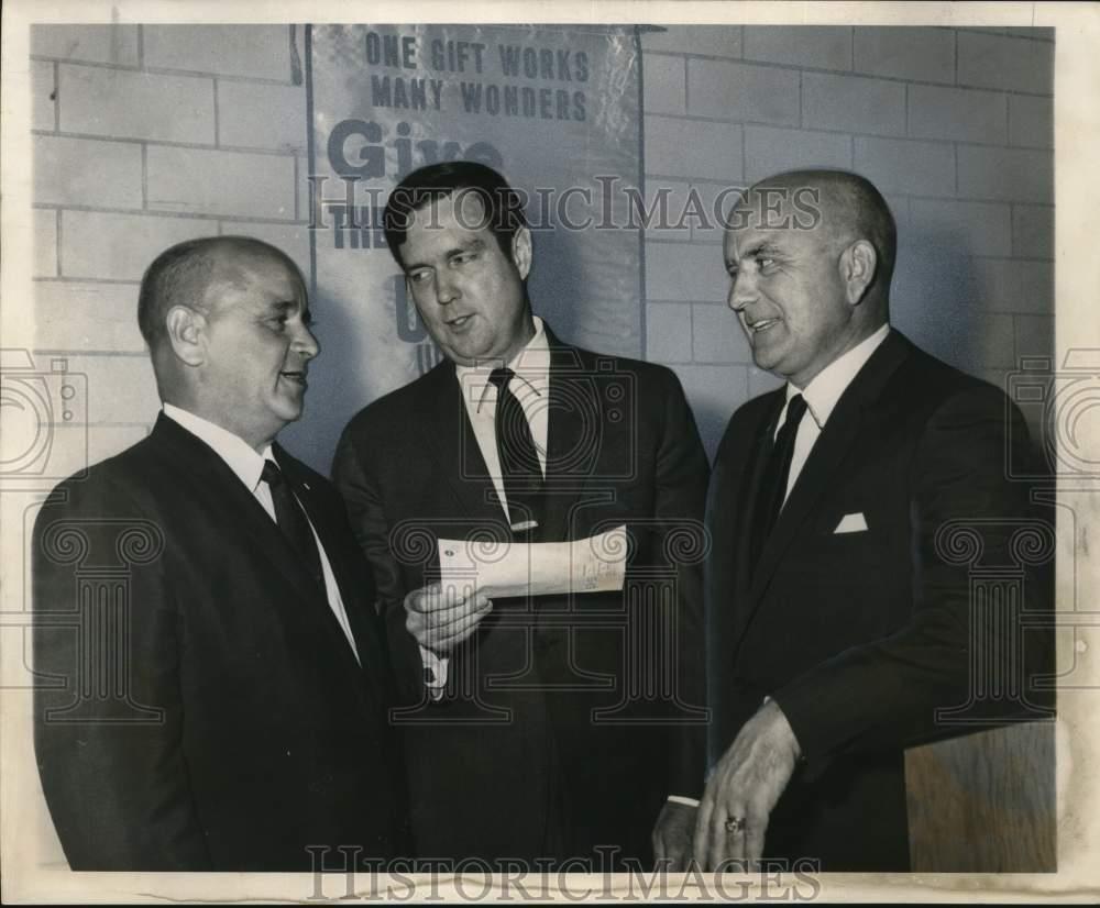 1968 Press Photo Delegates of St. Bernard Parish United Fund at Andrew High