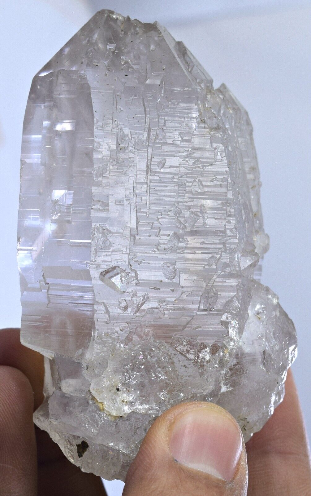 Size 90x50x38mm 295 gram top quality full clean quartz with  needless @Pakistan