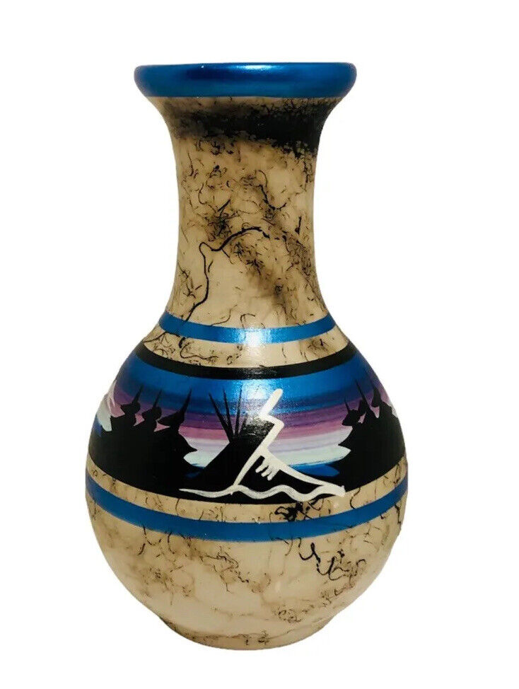 Beautiful Stunning Vintage Navajo handcrafted hand-painted vase 7 inches Signed