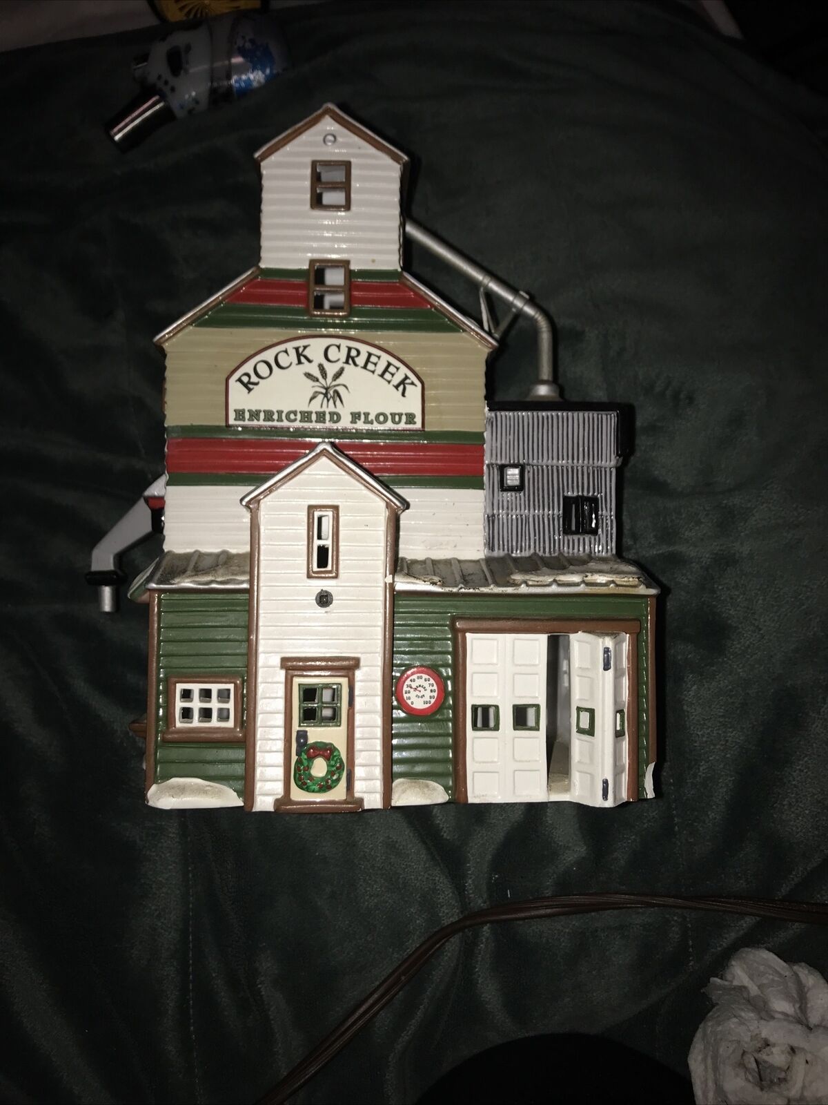 Department 56 Snow Village Farmers Co-Op Granary - With Box 1866912