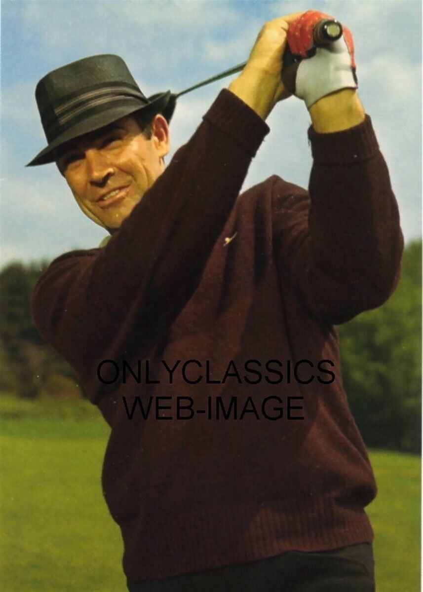 1964 SEAN CONNERY JAMES BOND 007 GOLDFINGER PLAYING GOLF 5X7 PHOTO SPORTING HAT