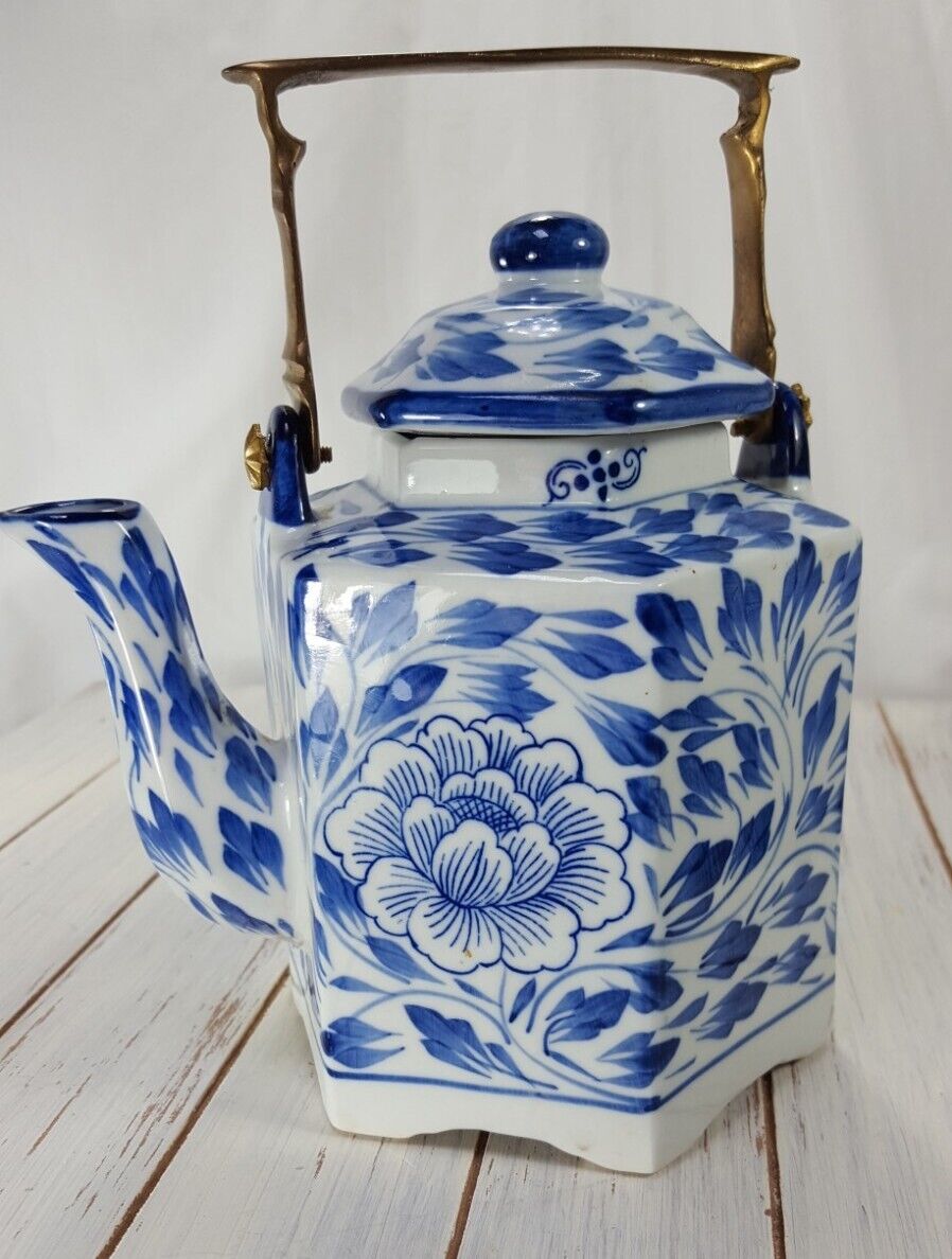 RARE VINTAGE-Thailand Blue&White Floral Porcelain Teapot w/Solid Brass Handle 6\