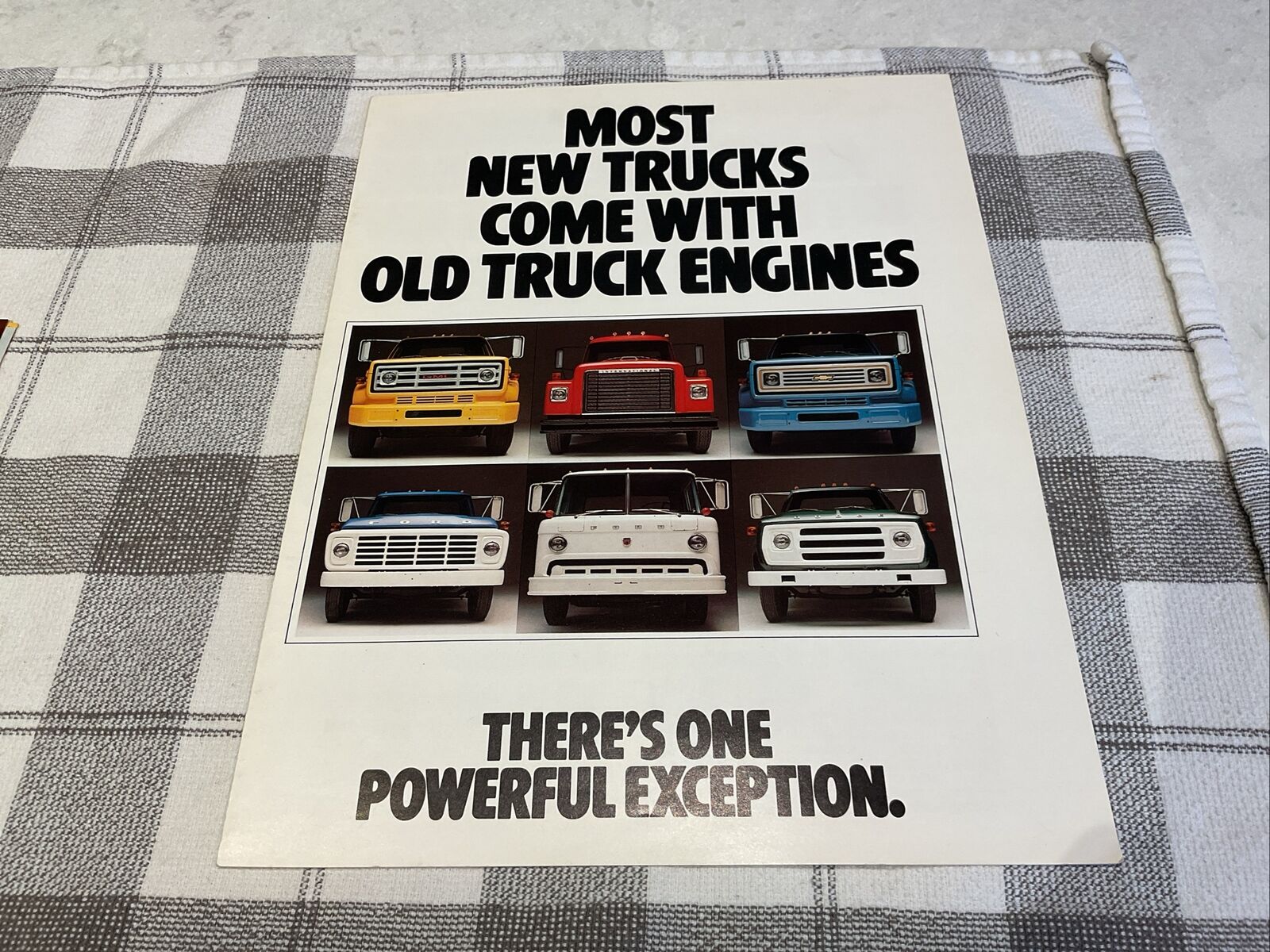 International MV 404/446 Truck Engine Brochure, 1975