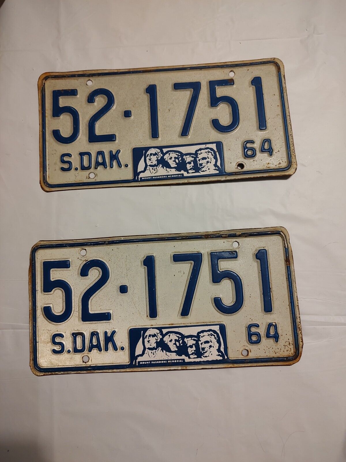 1964 South Dakota License Plate Set, 52-1751 Mount Rushmore Memorial
