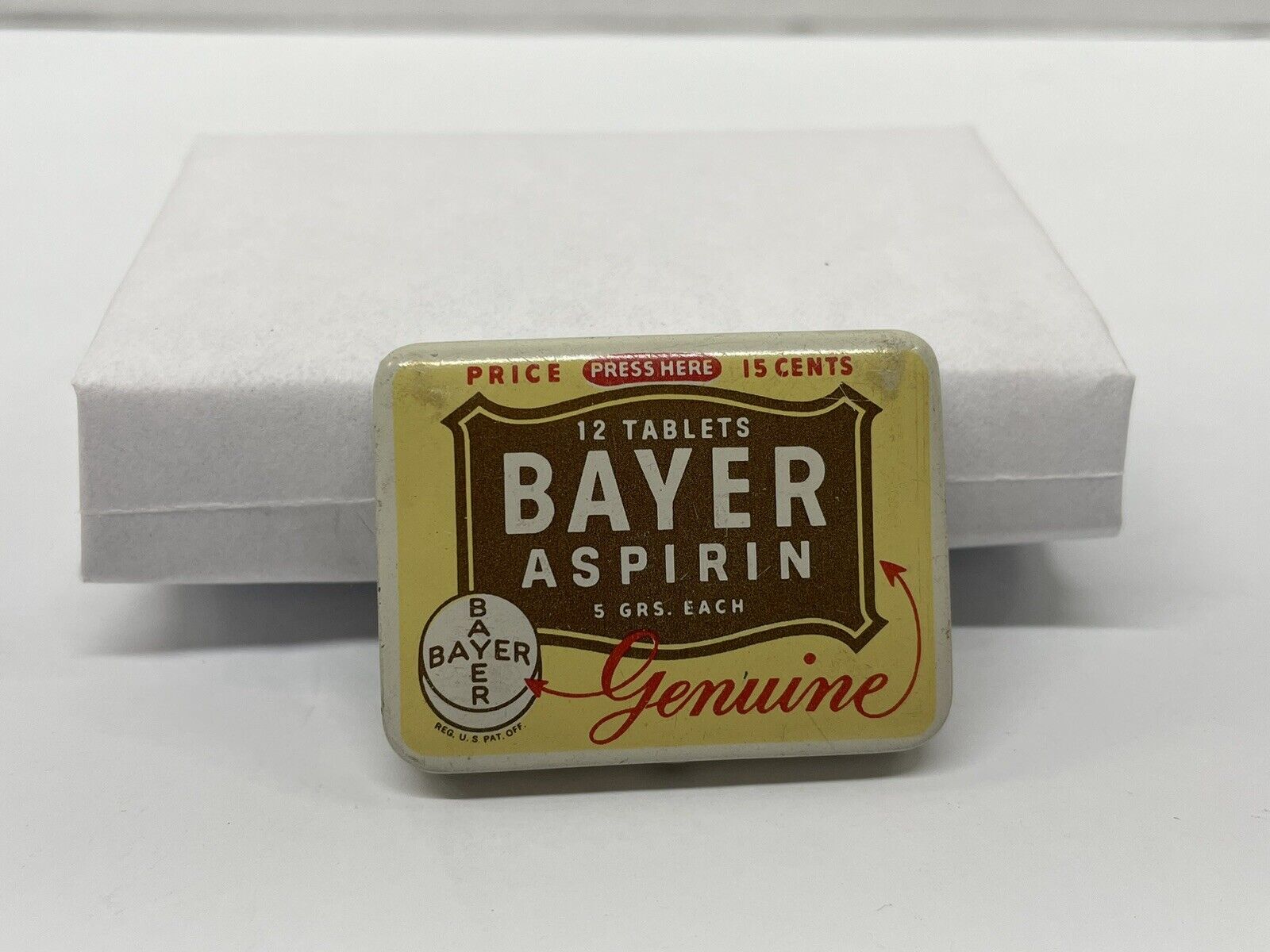 Vintage Advertising Bayer Aspirin 12 Tablet 15 Cent Tin. Empty -Tin Collectible