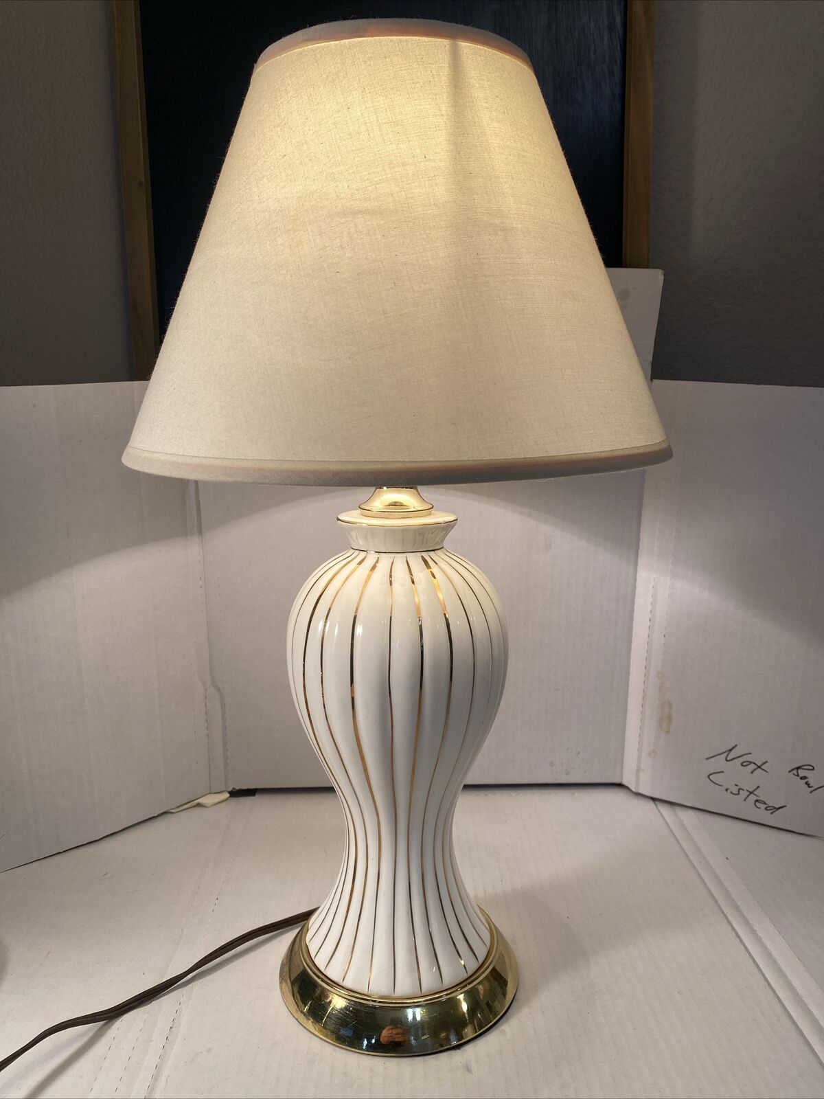vintage underwriters laboratories 19” porcelain Table lamp With Shade
