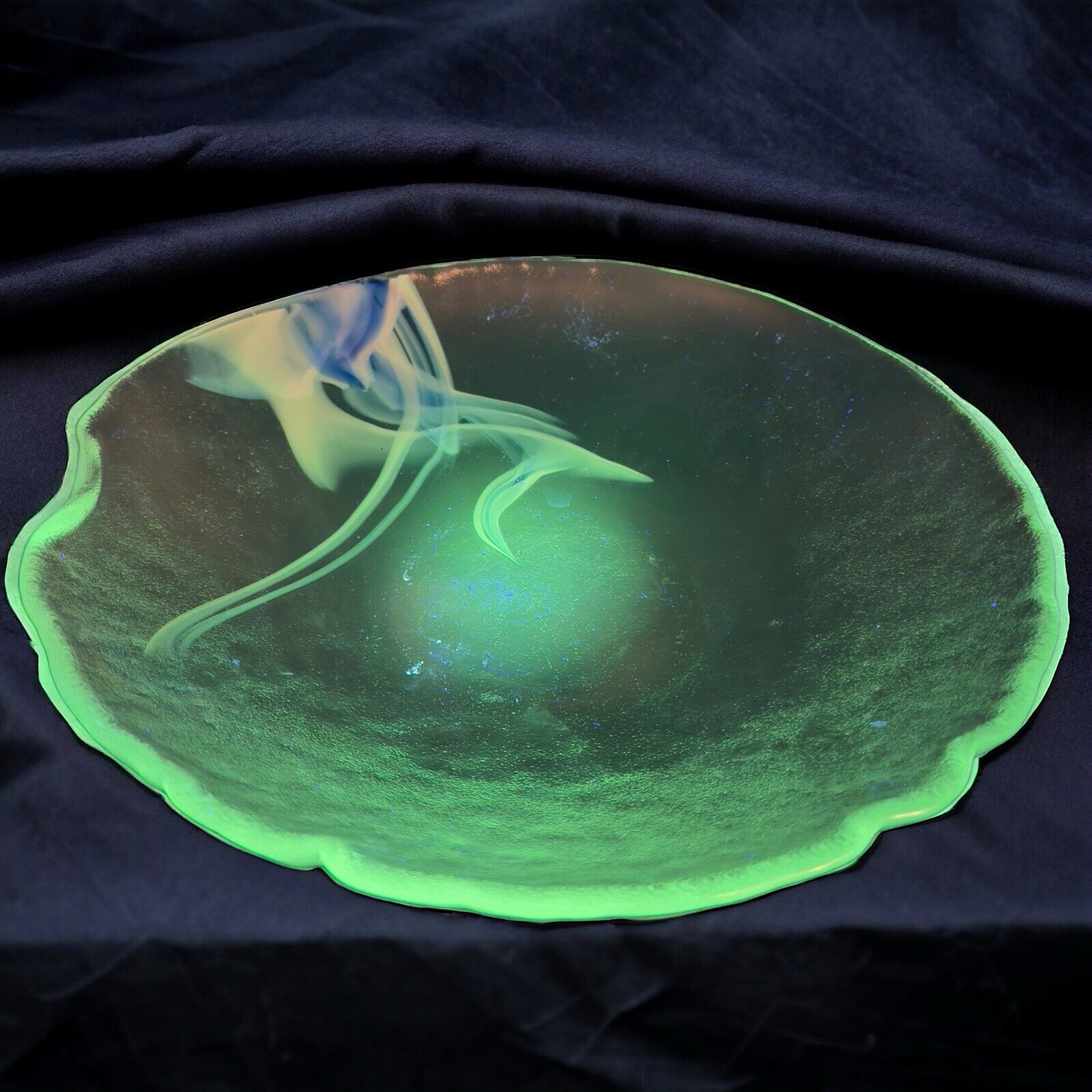 Large Round Abstract Fused Art Glass Bowl Dish Manganese 365nm Green UV Glow Vtg