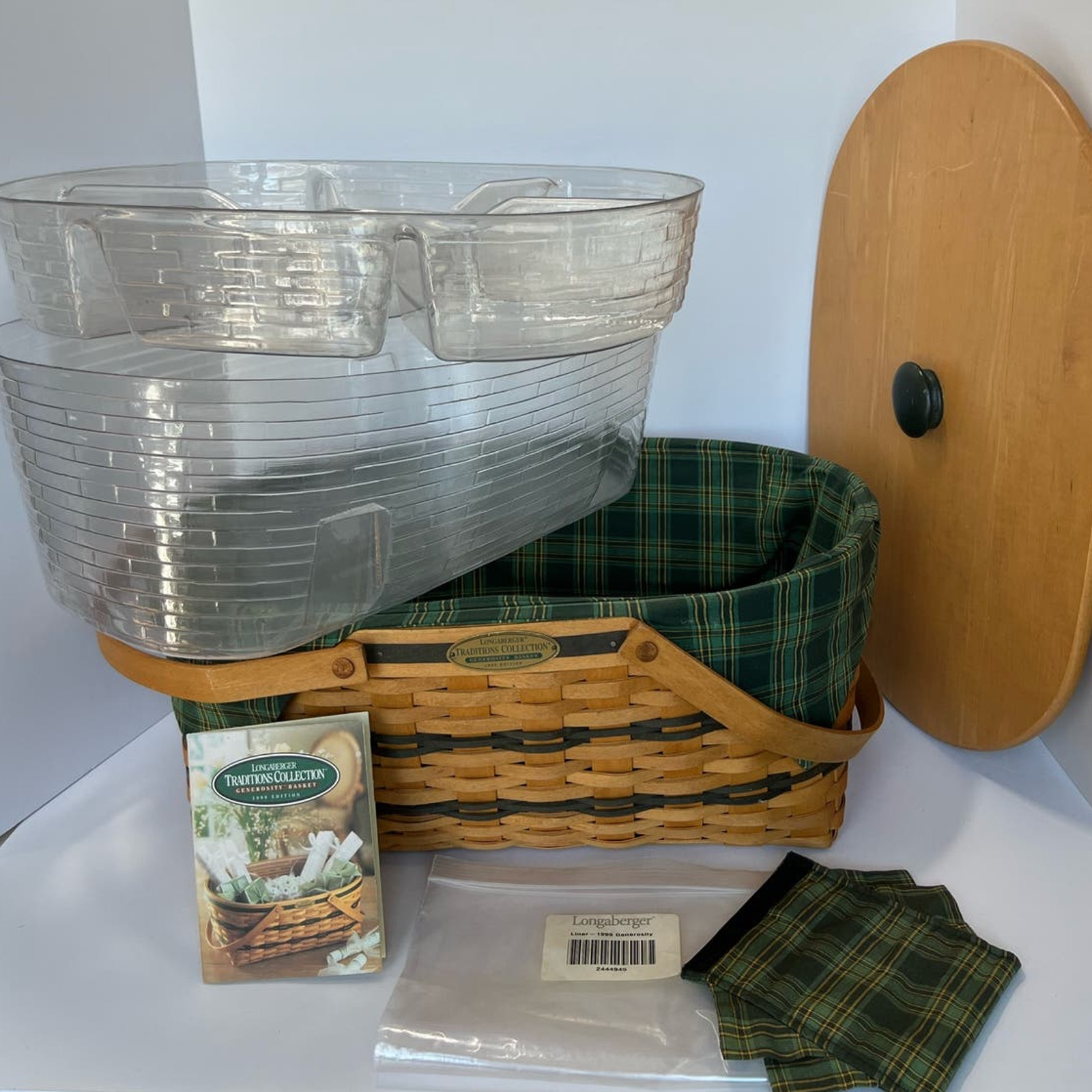 Vintage Longaberger Traditions Collection Generosity Basket w/Protectors & Liner