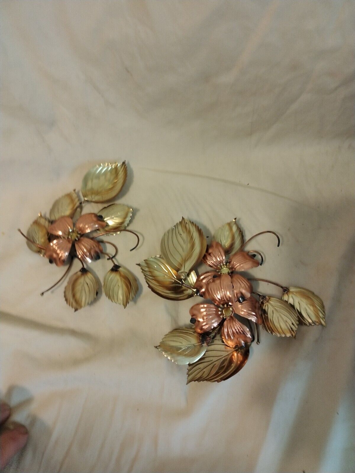 VINTAGE COPPER AND BRASS HOME INTERIOR WALL HANGING DOGWOOD BLOOMS