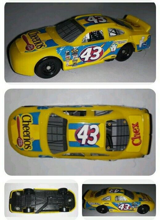 Cheerios Race Car #43 Richard Petty NASCAR, 2005 General Mills