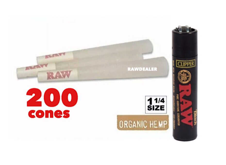 RAW organic cone 1 1/4 size (200PK)+raw black large clipper lighter