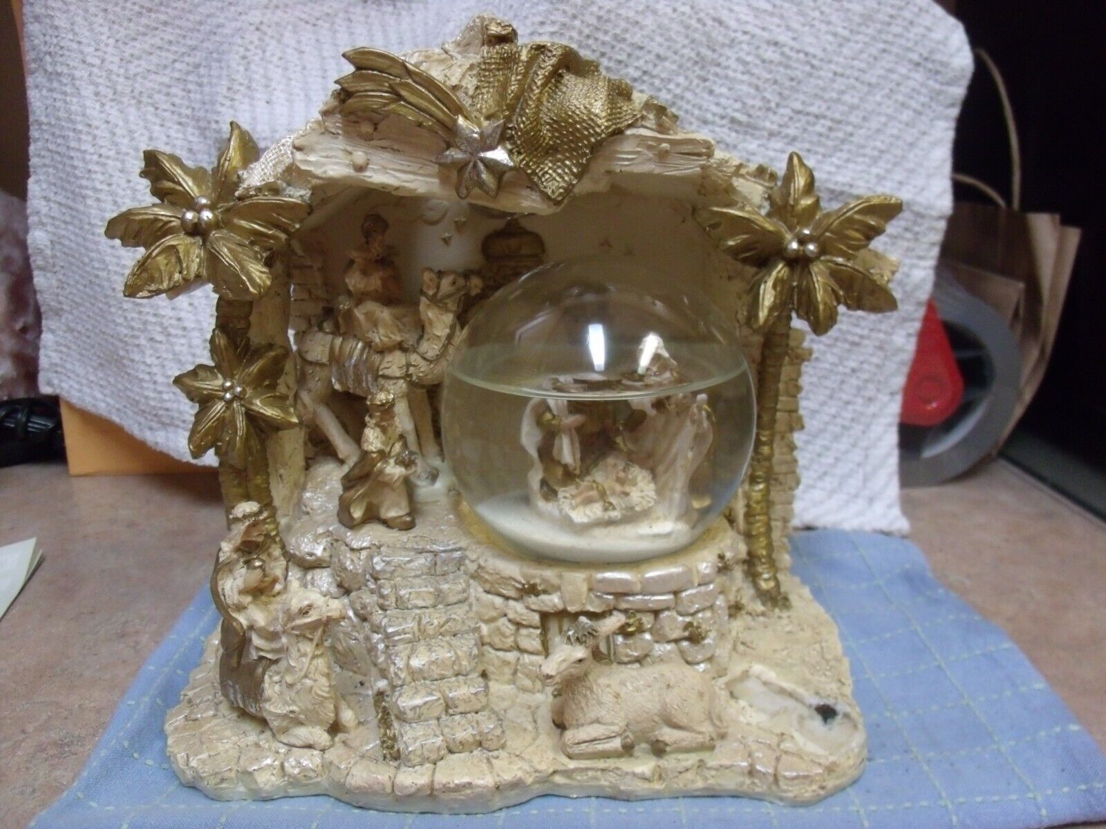Vintage  Musical and Lite UP  Nativity Snow Globe