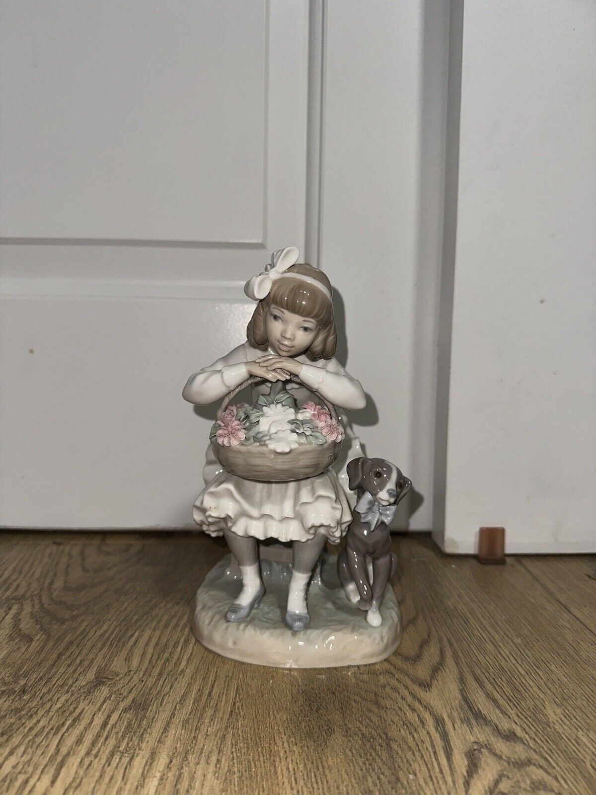 Lladro No 1088 Nina Floral Porcelain Figurine Original  Rare & Vintage & Retired