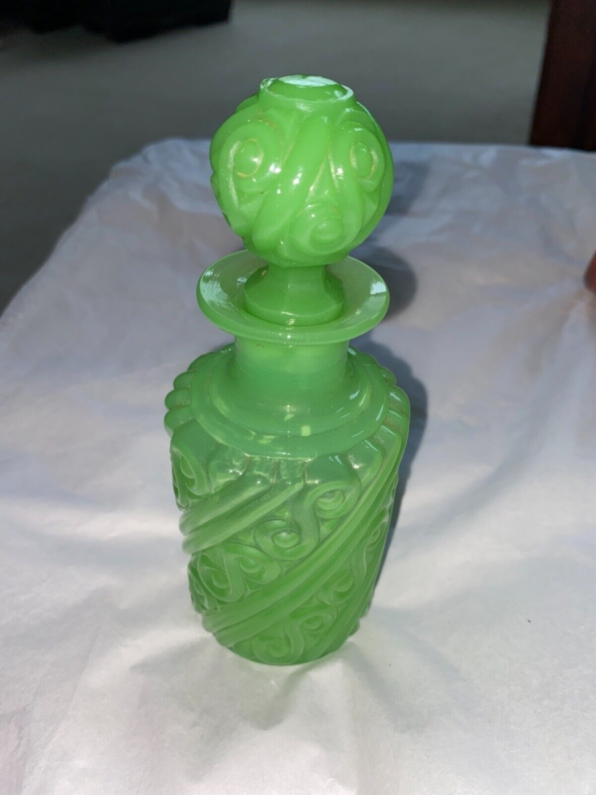 VINTAGE PRTIEUX FRENCH OPALINE GLASS PERFUME BOTTLE