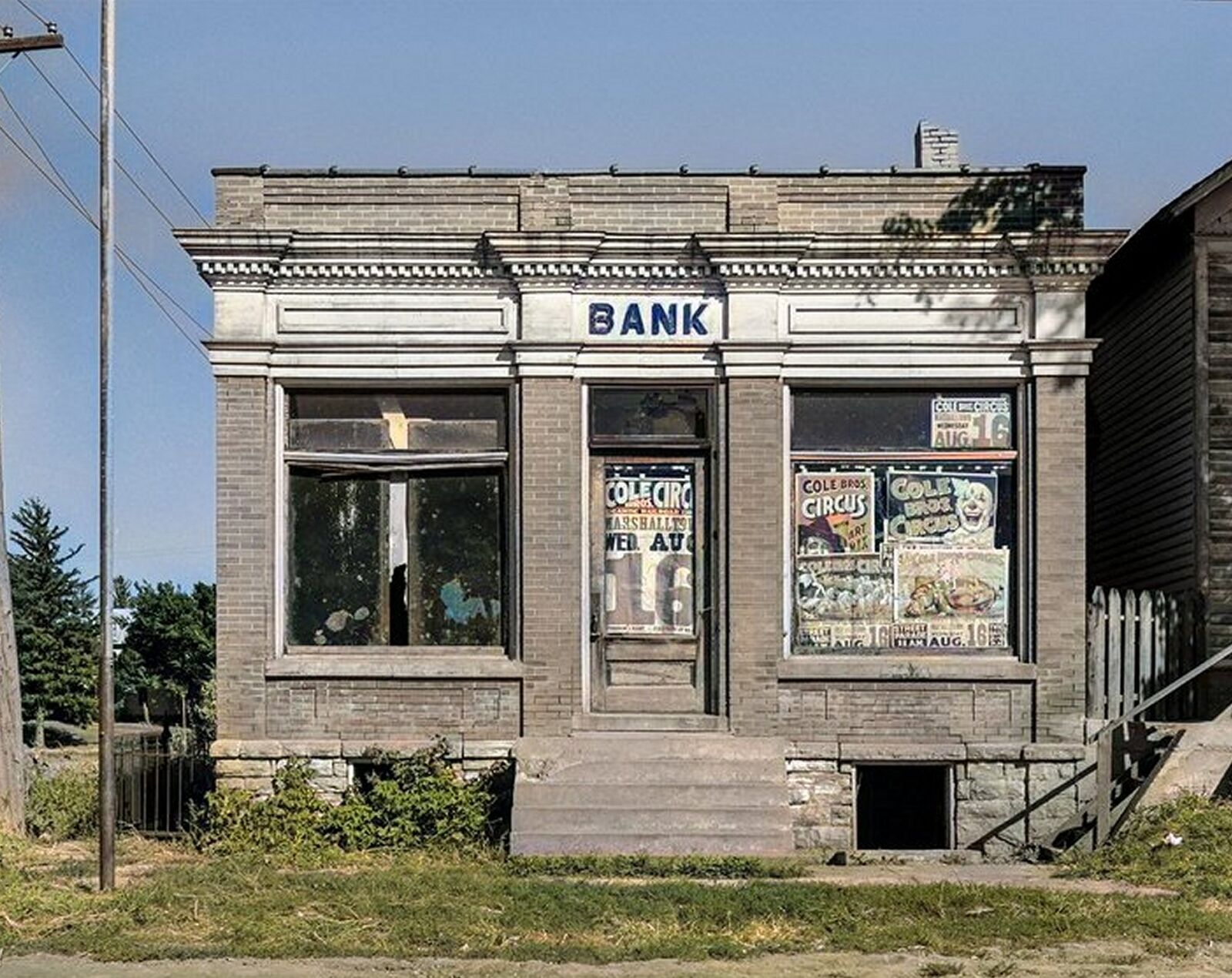 1939 DEPRESSION ERA CLOSED BANK  Haverhill, Iowa PHOTO  (190-Z)