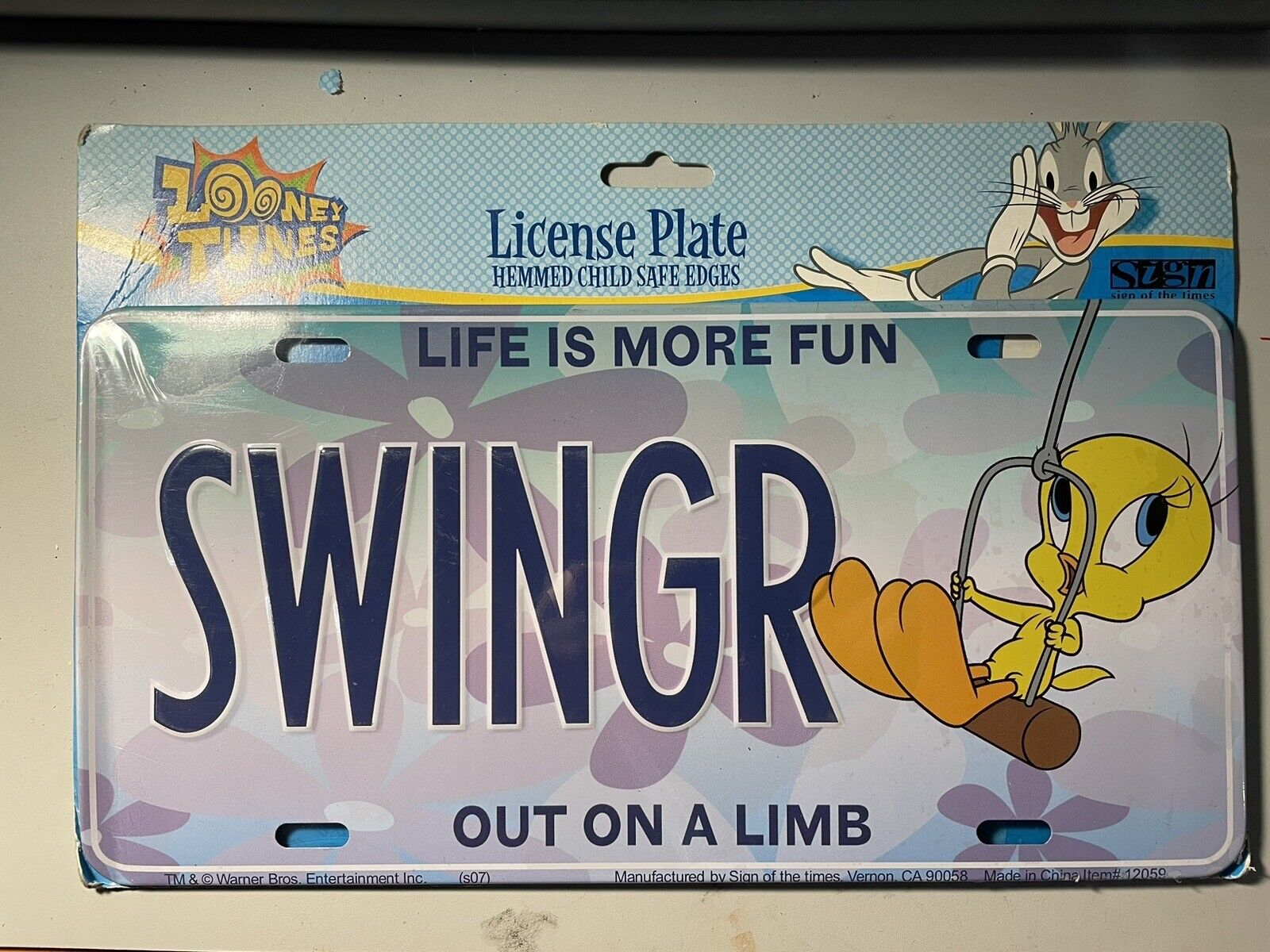 NIP Looney Tunes License Plate Tweety Bird Life is More Fun SWINGR out on a Limb